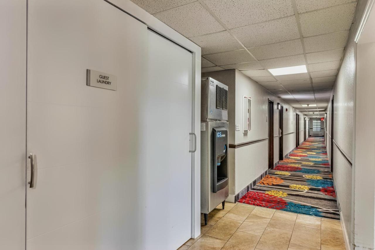 Days Inn By Wyndham Savannah Gateway I-95 Джорджтаун Екстер'єр фото