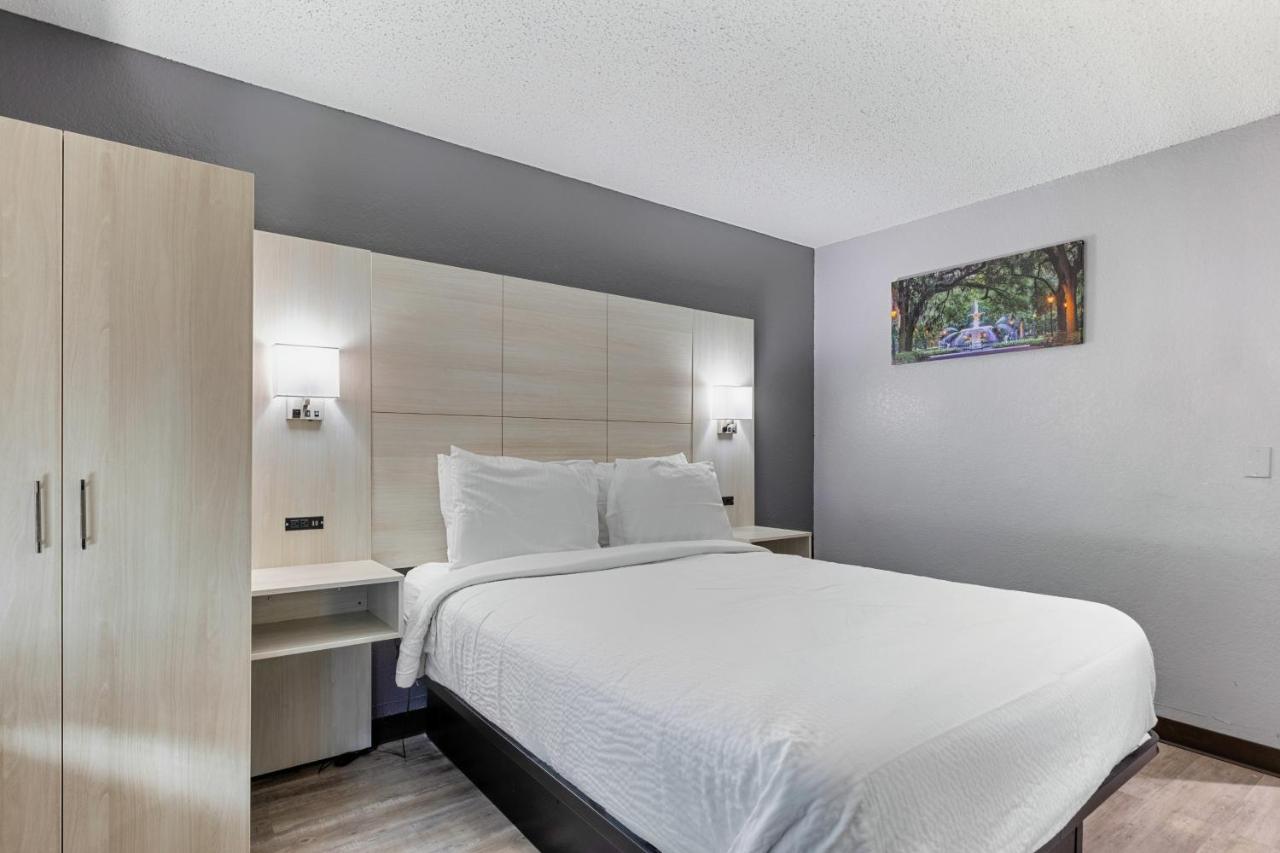 Days Inn By Wyndham Savannah Gateway I-95 Джорджтаун Екстер'єр фото