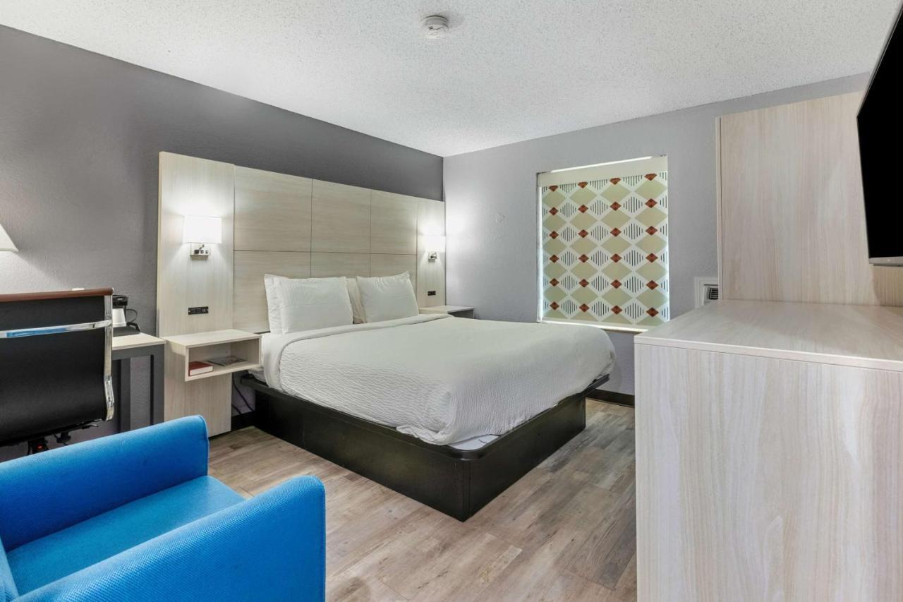 Days Inn By Wyndham Savannah Gateway I-95 Джорджтаун Екстер'єр фото