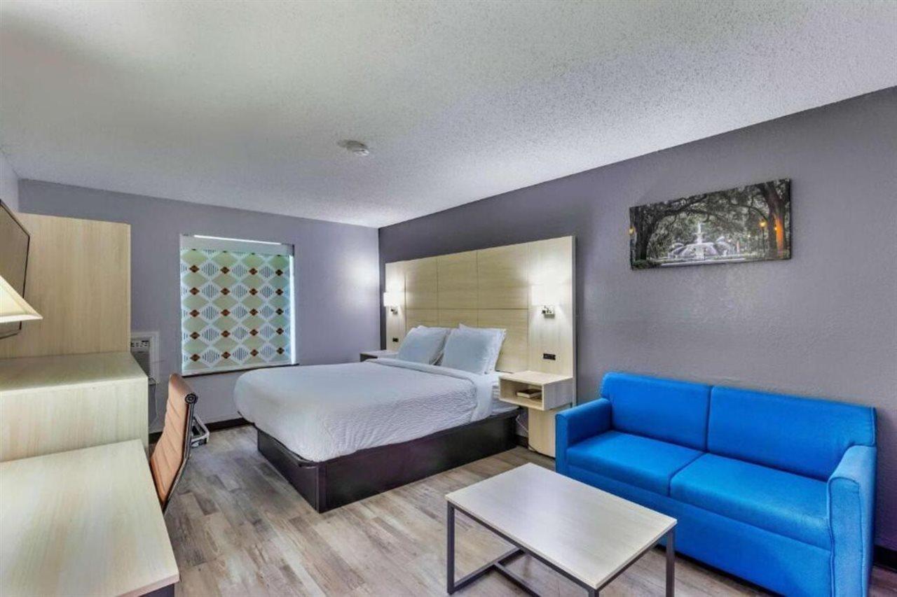 Days Inn By Wyndham Savannah Gateway I-95 Джорджтаун Екстер'єр фото